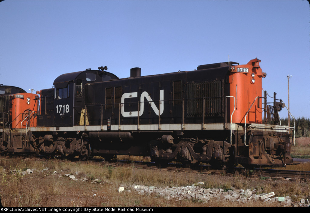 CN 1718